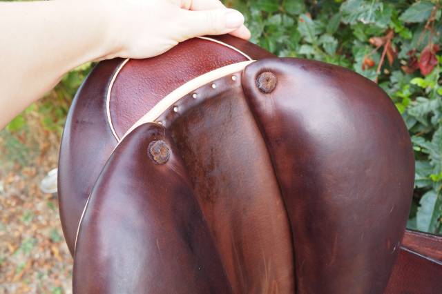 Selle 17,5 pouces mixte marron, qualit&eacute; excellente