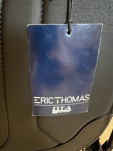 Selle dressage &Eacute;ric Thomas by Antares neuve T17 noire