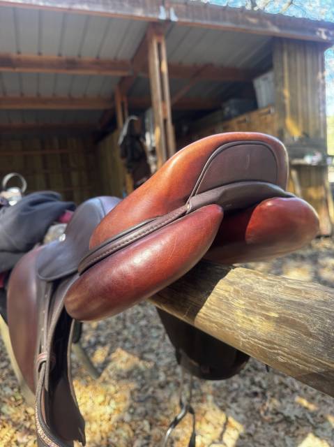 ? Selle CWD SE01 18&rdquo; &ndash; 3C &ndash; Marron &ndash; Tr&egrave;s bel &eacute;tat