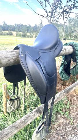 Selle Devoucoux Makila harmonie   17,5 pouces   gros taquets