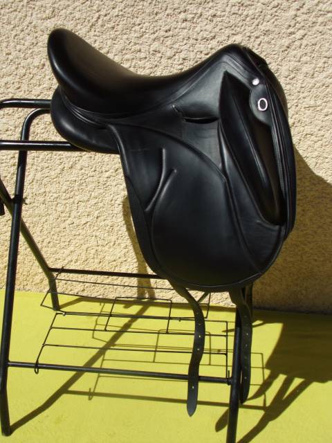 Selle Dressage Devoucoux Makila Lab E 17'5