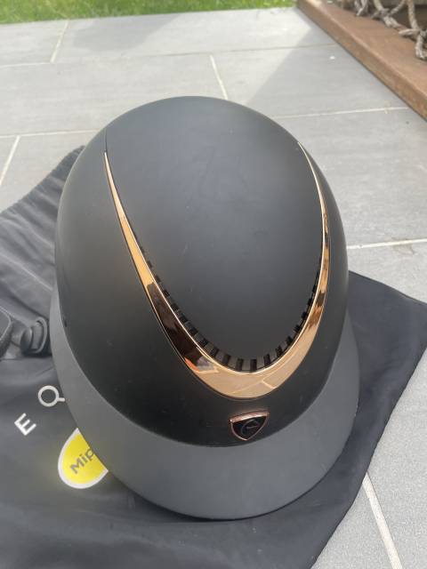 Bombe Equitheme syst&egrave;me Mips, taille S 