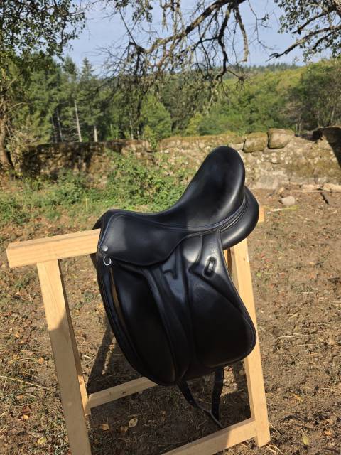 Selle de dressage Devoucoux Makila S 17.5" (2016)