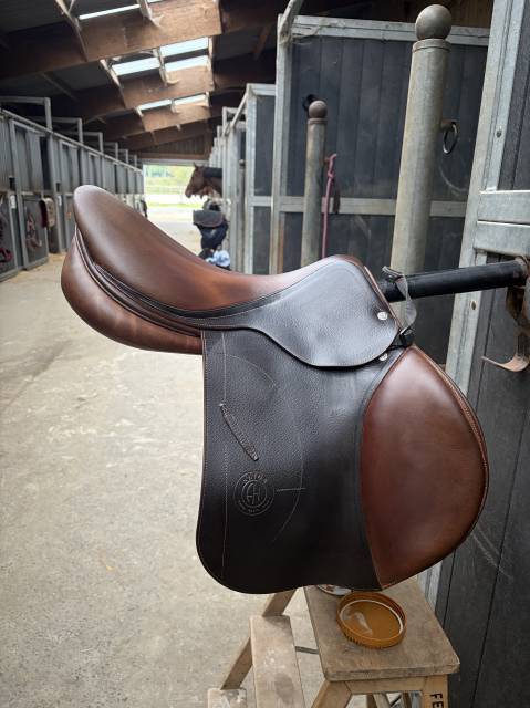 Selle Arion taille 17