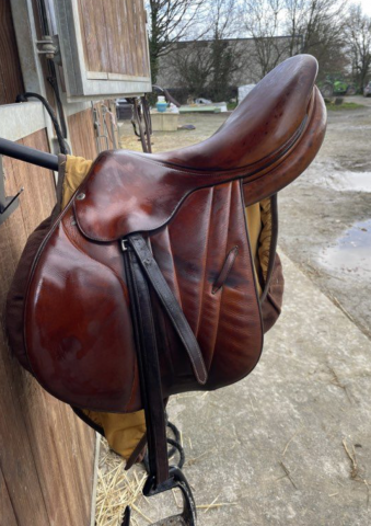 Selle butet semi plate
