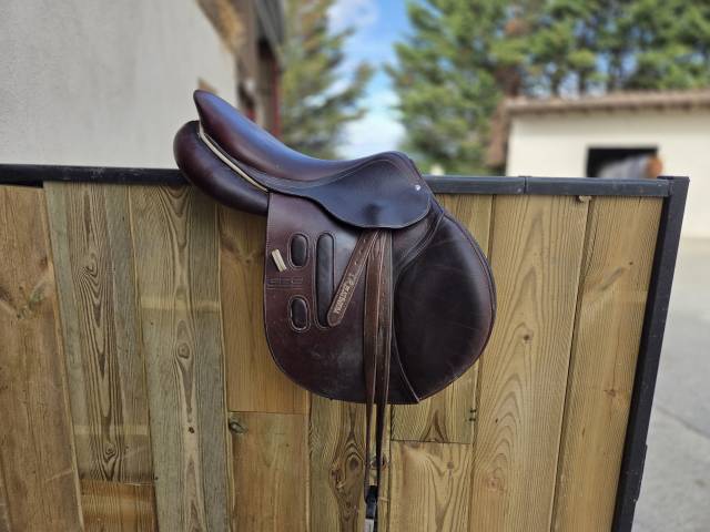 Selle GBS, si&egrave;ge plat, parfait &eacute;tat