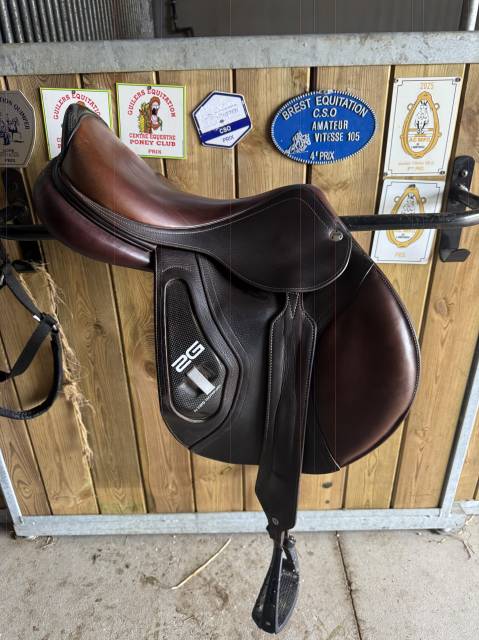 Selle CWD 2G &ndash; Taille 17 pouces &ndash; 1 490 n&eacute;gociable