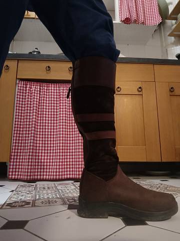 Vends bottes oakland neuve pour ville et &eacute;curie 