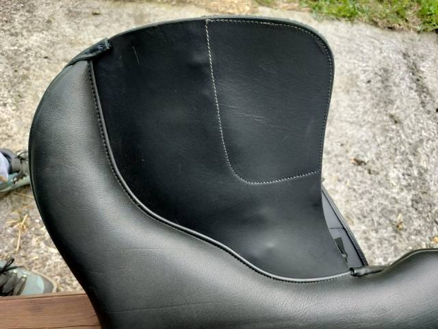 Selle Claridge House mixte de 2026. en cuir noir. Taille 17"5