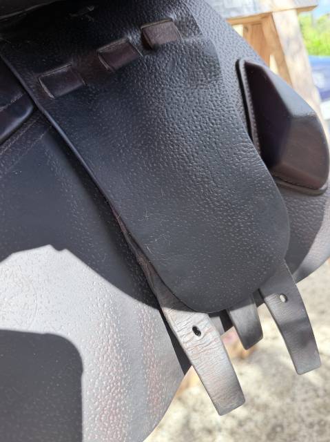 Selle CWD  taille 17  SE25 001 02L