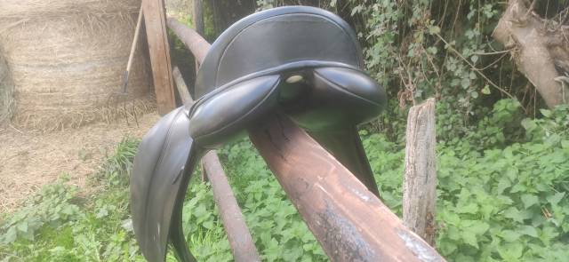Selle de dressage Bates 