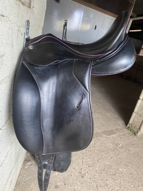 Selle de dressage Zaldi 16,5&rsquo;