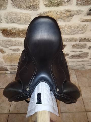 Selle dressage Antares Signature 17 pouces 