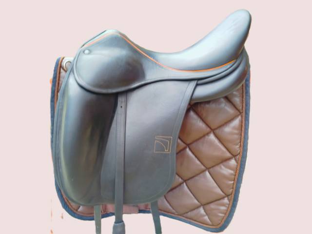 Selle de dressage Childeric DSC -tr&egrave;s bon &eacute;tat