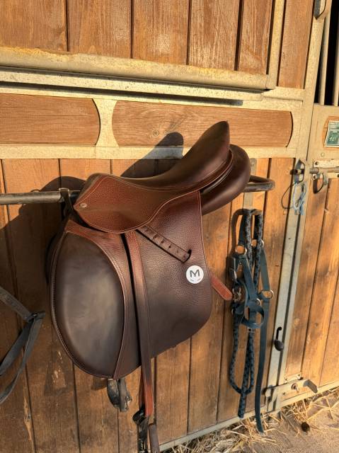 Selle Meyer CSO 17 pouces partait &eacute;tat