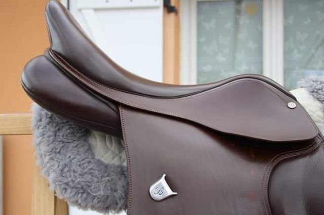 Selle Bates mixte 17.5