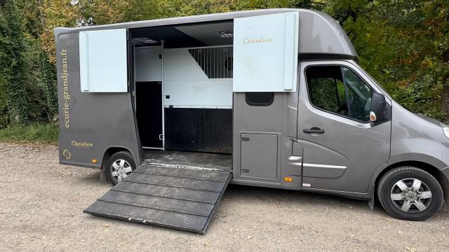 Location camion pour chevaux LAMORLAYE