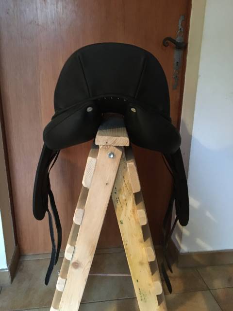 Selle de dressage Antares Signature taille 17