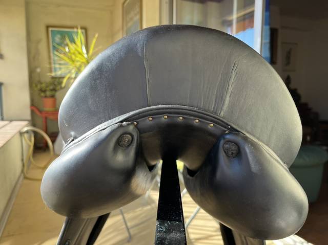 Selle dressage Forestier Ilium 17.5"