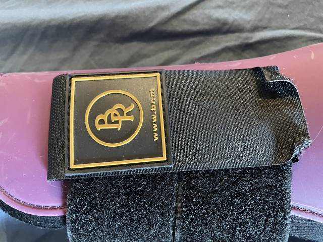 Ensemble de guêtres et protège-boulets mauves BR