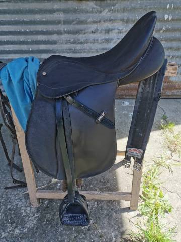 selle wintec cair 2000 17'' marron avec défauts