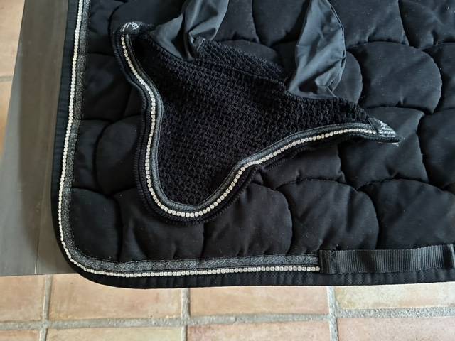 TAPIS ENSEMBLE NOIR A STRASS ANNA SCARPATI