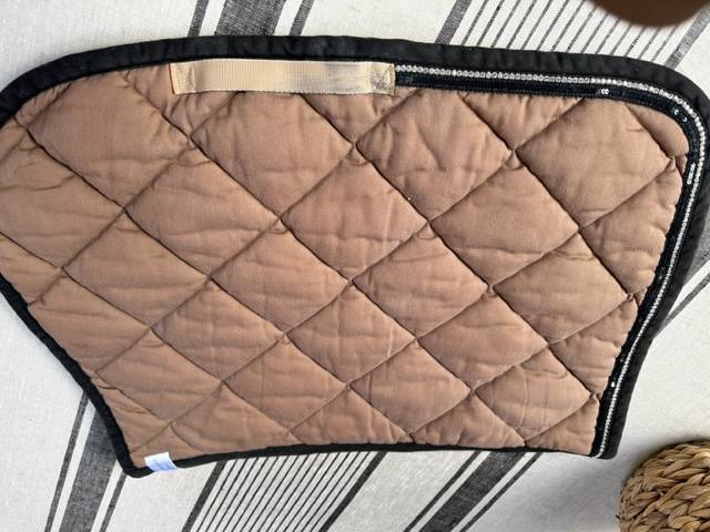 TAPIS CRISTINA SPORT BEIGE ET NOIR