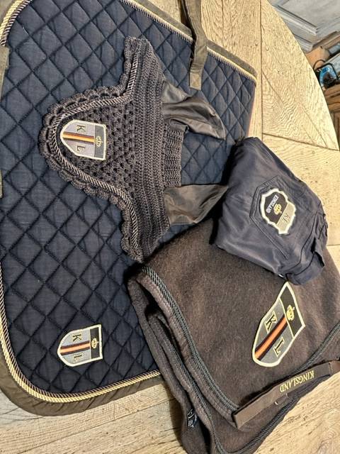 COUVRE REINS EN LAINE MARRON KINGSLAND