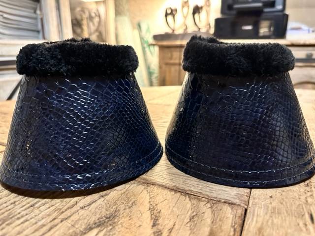 SUPERBES CLOCHES BLEU MARINE 