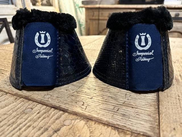 SUPERBES CLOCHES BLEU MARINE 