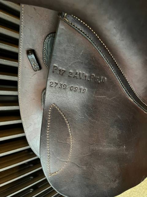 Selle plate 17 pouces - 2019