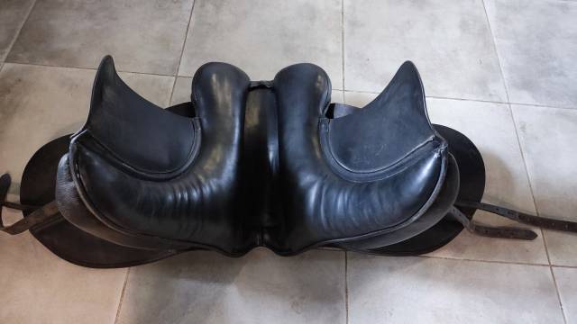 Selle dressage Albion 17,5
