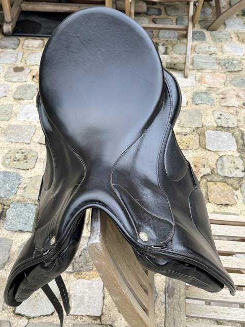 Selle de dressage