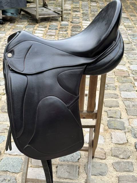 Selle de dressage
