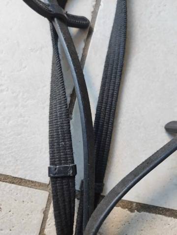 LOT RENES CUIR ET SYNTHETIQUE