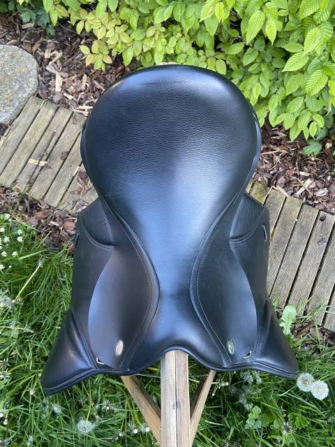 Selle Thorowgood Anatomic 17"