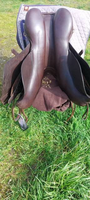 Selle Fairfax GP classic , très bon état