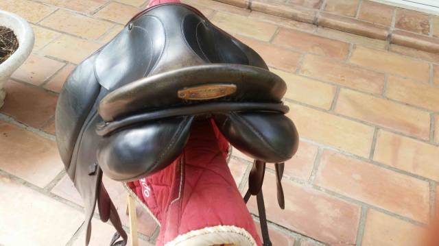 Selle de dressage Stubben Juventus 17 pouce