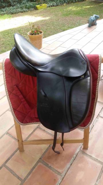 Selle de dressage Stubben Juventus 17 pouce