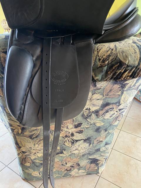 Selle de dressage 17 pouce - bon état général