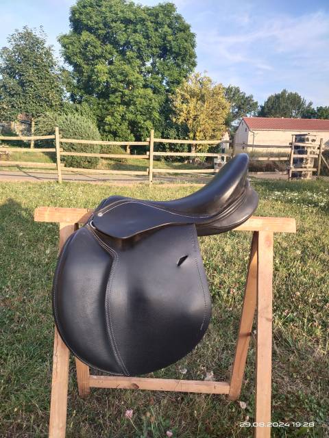 Selle Décathlon  en cuir noir