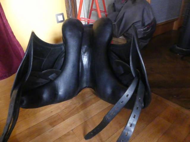 SELLE DRESSAGE ERREPLUS