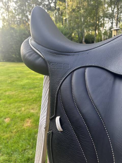 Selle de dressage GBS