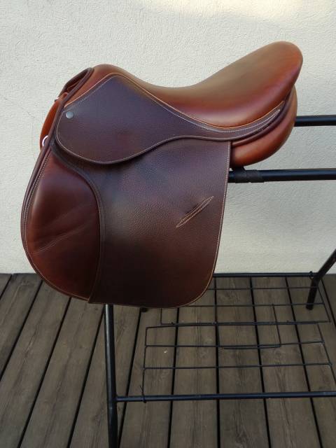 Selle Childeric FAP 17' arcade très large 