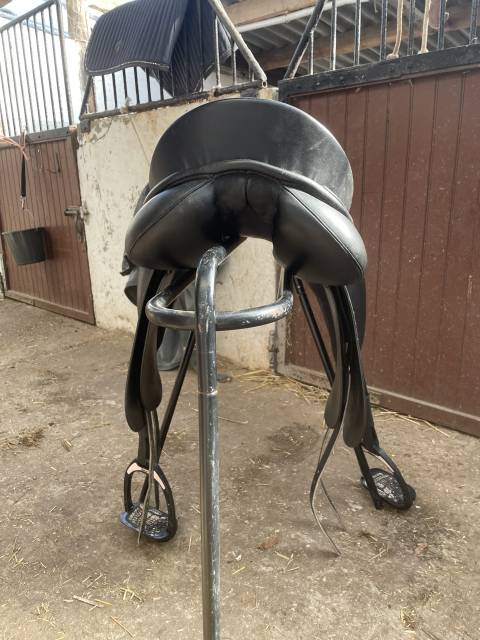 Selle de dressage de la m’arque passier taille 17’