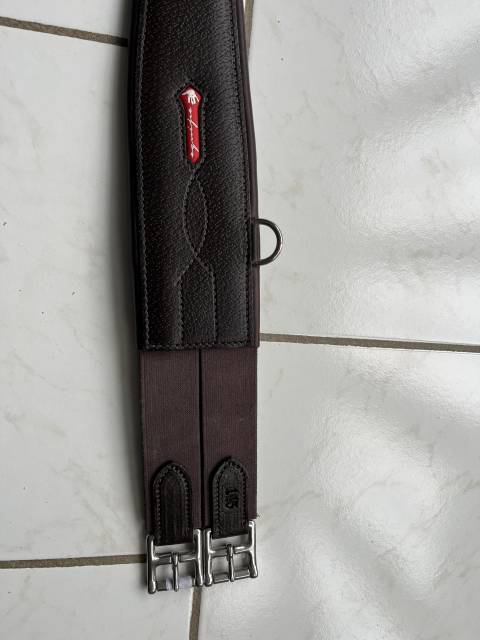 Sangle bavette cuir 145 neuve 