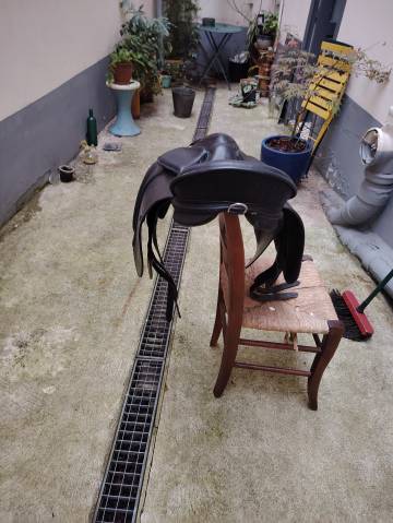 Sel dressage neuve 16 et demi pouce cuir