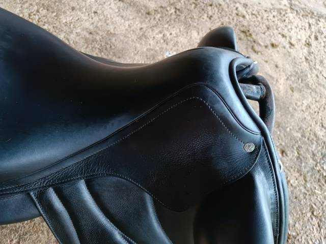 Selle de dressage Antares Cadence 17.5