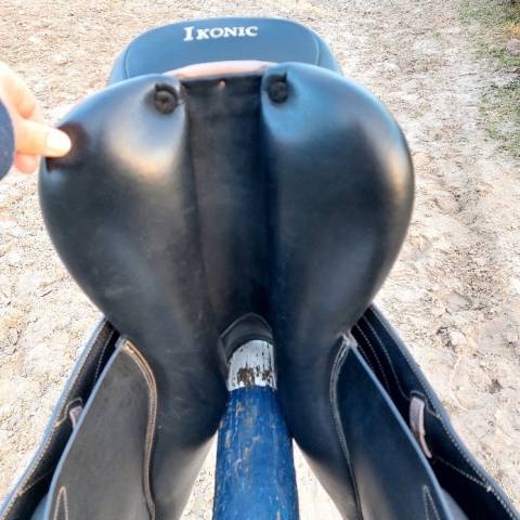 Selle Ikonic taille 17,5