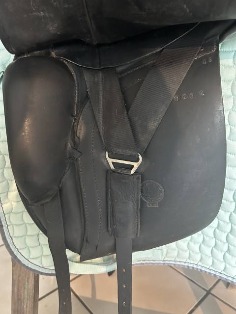 Selle dressage 17.5 pouces 